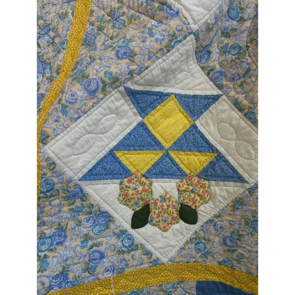 Vintage Handmade‎ Granny Quilt embroidered Floral Blue Yellow Patchwork 72x53